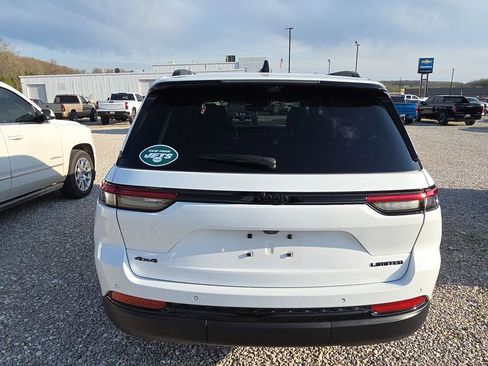 Used 2024 Jeep Grand Cherokee Limited w/ Luxury Tech Group II image 5