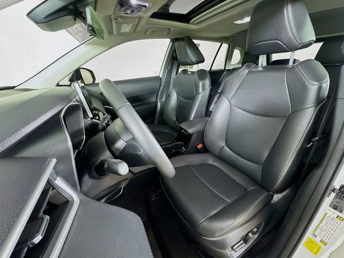 Certified 2024 Toyota Corolla Cross XLE w/ Convenience Package image 2