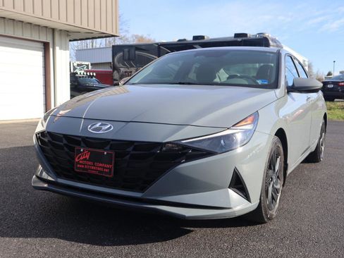 Used 2023 Hyundai Elantra SEL image 20