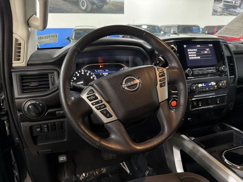 Used 2024 Nissan Titan SV w/ SV Convenience Package AWD/4WD image 29