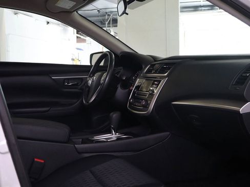 Used 2017 Nissan Altima 2.5 SV image 12