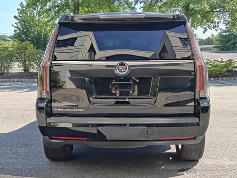 Used 2015 Cadillac Escalade Premium AWD/4WD image 4