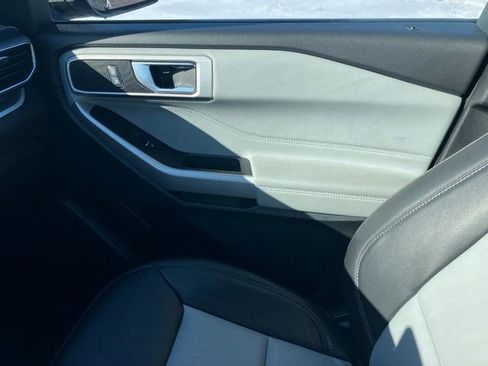 Used 2023 Ford Explorer XLT w/ Equipment Group 202A image 12