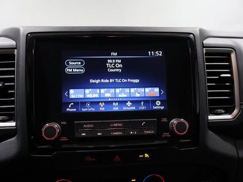 Used 2024 Nissan Frontier SV image 29