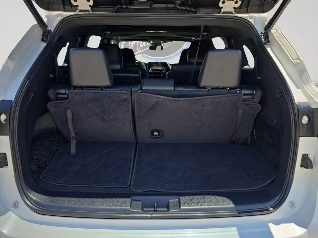 Used 2021 Toyota Highlander XSE AWD/4WD image 29