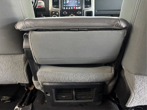 Used 2019 RAM 1500 Classic SLT w/ Luxury Group AWD/4WD image 26