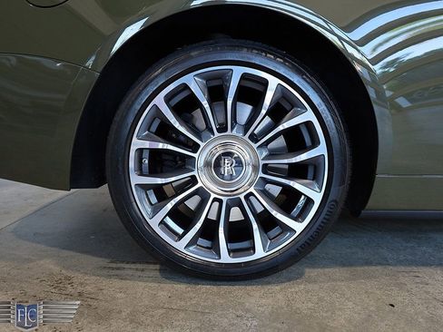 Used 2021 Rolls-Royce Dawn RWD image 39