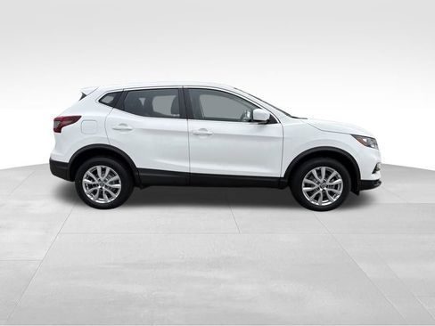 Used 2021 Nissan Rogue Sport S image 8