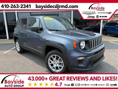 Used 2023 Jeep Renegade Latitude AWD/4WD image 1