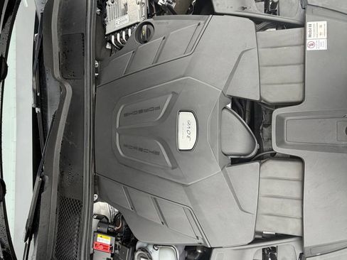 Used 2019 Porsche Cayenne AWD/4WD image 34