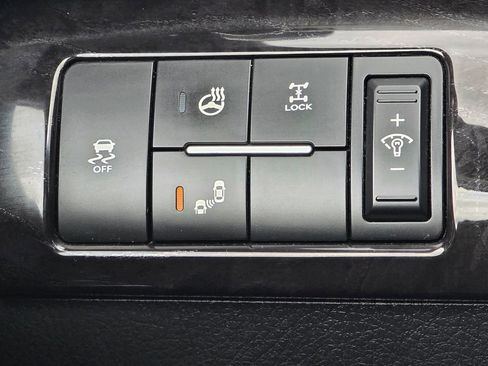 Used 2014 Kia Sorento SX w/ 3rd Row Package image 17