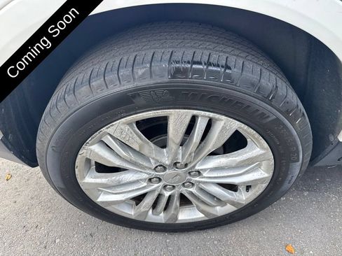 Used 2017 Cadillac XT5 Premium Luxury AWD/4WD image 22