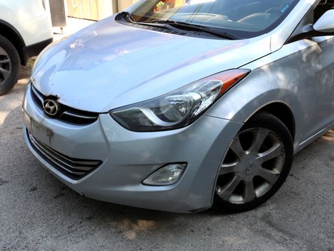 Used 2012 Hyundai Elantra Limited image 2