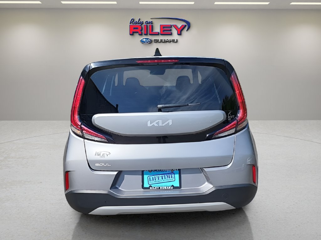 Used 2025 Kia Soul LX w/ LX Technology Package FWD image 5