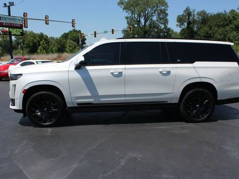 Used 2022 Cadillac Escalade ESV Sport Platinum w/ LPO, ONYX Package image 6