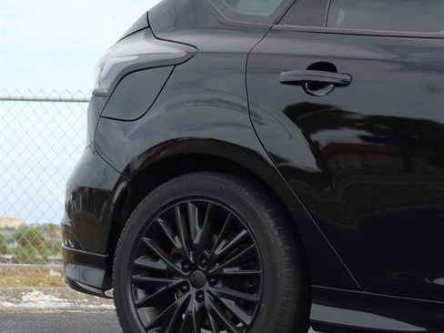 Used 2018 Ford Focus ST w/ Equipment Group 402A image 8