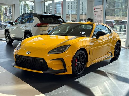 New 2026 Toyota GR86 YUZU Limited image 2