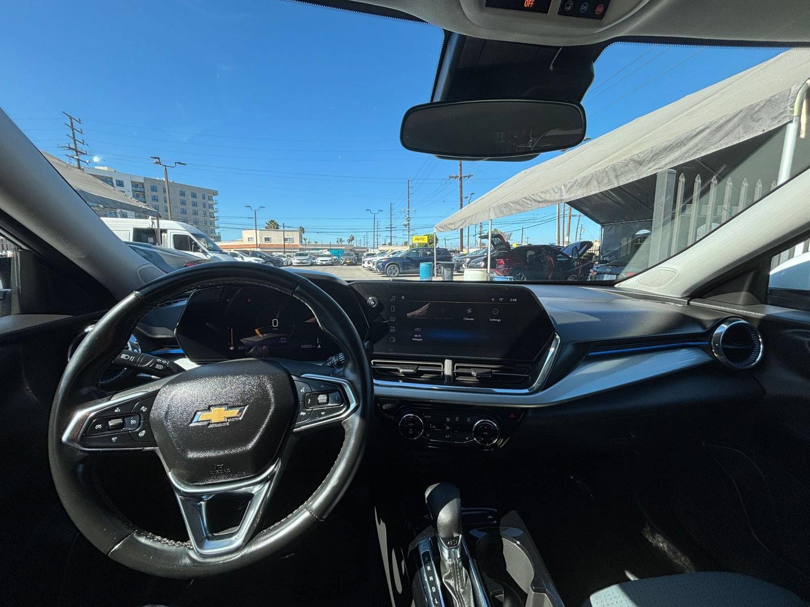 Used 2025 Chevrolet Trax LT w/ LT Convenience Package FWD image 33