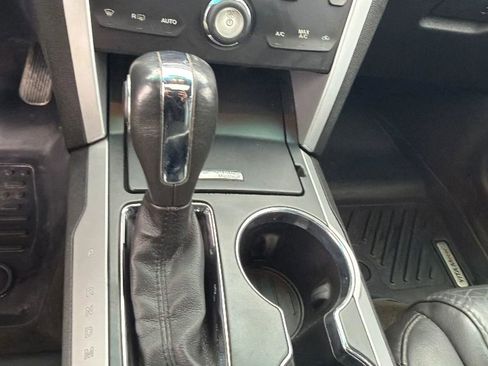 Used 2015 Ford Explorer XLT w/ Equipment Group 202A image 27