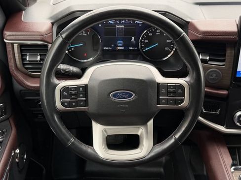 Used 2022 Ford Expedition Limited AWD/4WD image 14