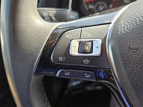 Certified 2020 Volkswagen Jetta SE image 25