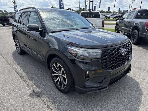 New 2026 Ford Explorer ST-Line RWD image 3