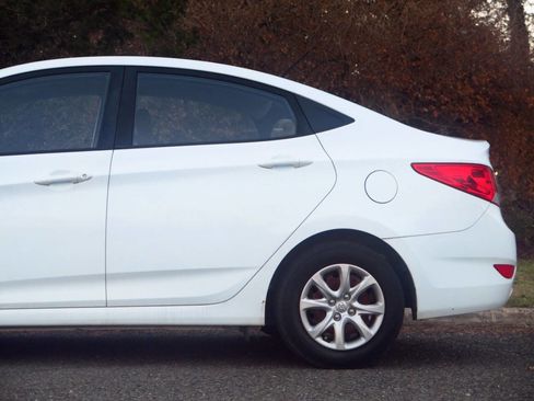 Used 2014 Hyundai Accent GLS image 21