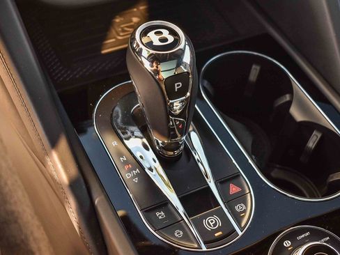 New 2025 Bentley Bentayga Extended Wheelbase image 19