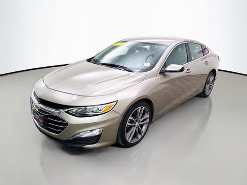 Used 2024 Chevrolet Malibu LT image 3