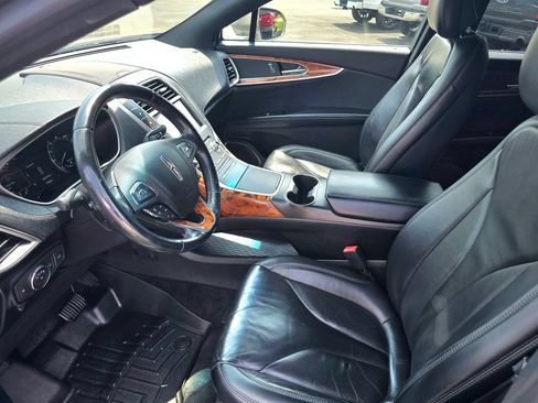 Used 2018 Lincoln MKX Select w/ Select Plus Package AWD/4WD image 9
