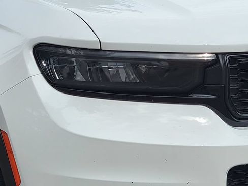 Certified 2024 Jeep Grand Cherokee L Laredo AWD/4WD image 16