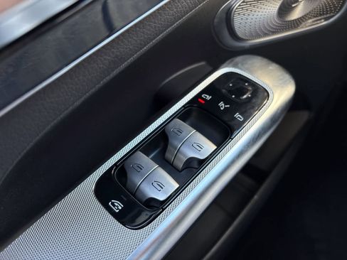 Used 2025 Mercedes-Benz GLC 300 w/ AMG Line image 32