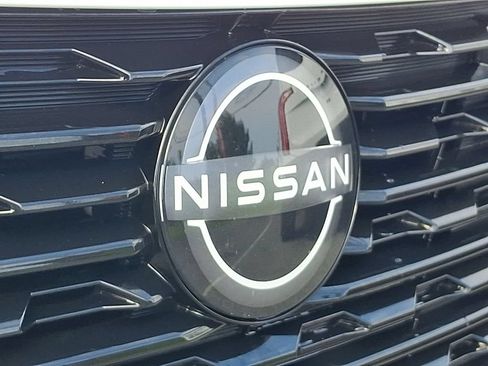 Used 2025 Nissan Sentra SR FWD image 32