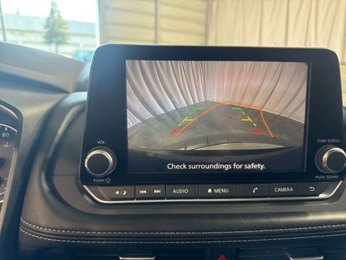 Used 2023 Nissan Rogue SV image 29