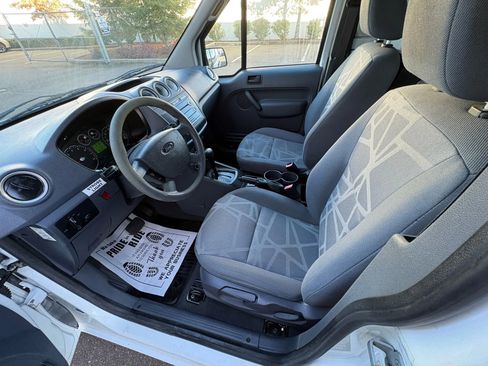 Used 2013 Ford Transit Connect XLT image 10