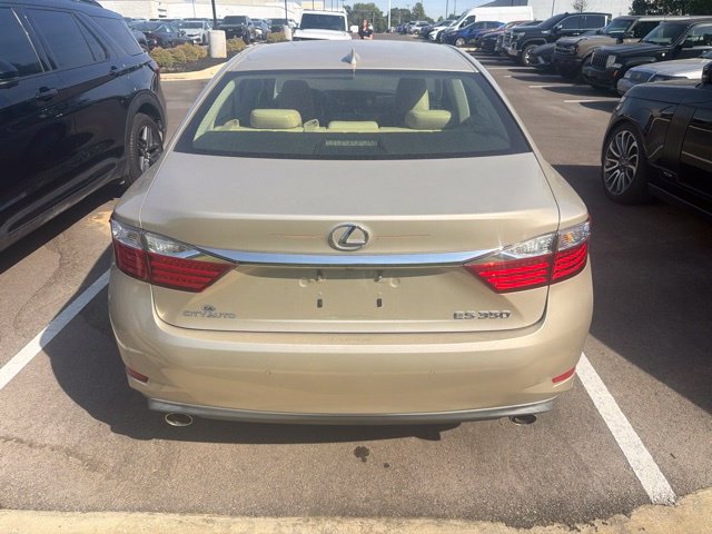 Used 2015 Lexus ES 350 w/ Luxury Package FWD image 8