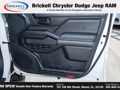 Used 2025 Toyota Tacoma SR5 AWD/4WD image 12