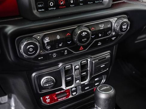 Used 2023 Jeep Gladiator Rubicon w/ LED Lighting Group AWD/4WD image 19