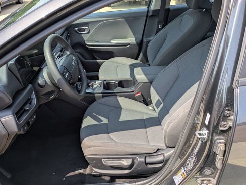 Used 2025 Kia K4 FWD image 4