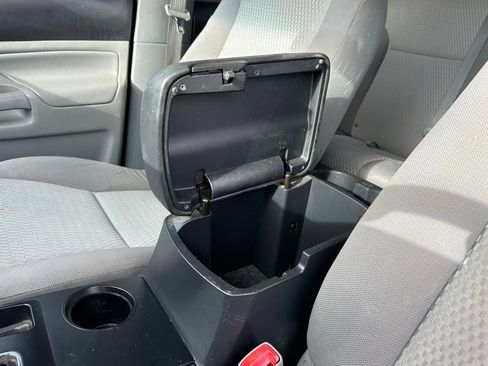 Used 2013 Toyota Tacoma PreRunner w/ Convenience Pkg image 14