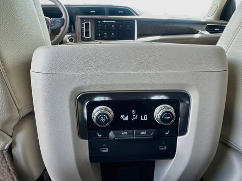 Used 2024 GMC Yukon Denali RWD image 24
