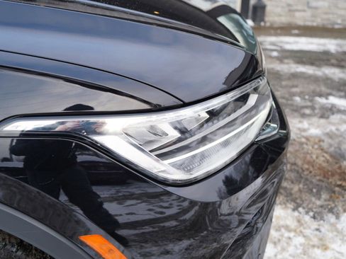 Used 2022 Volkswagen Tiguan SE R-Line image 24