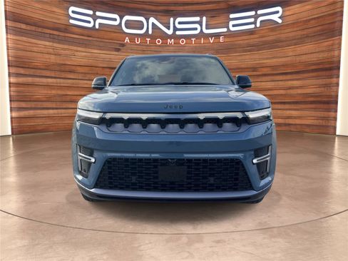 New 2026 Jeep Grand Wagoneer Summit image 8