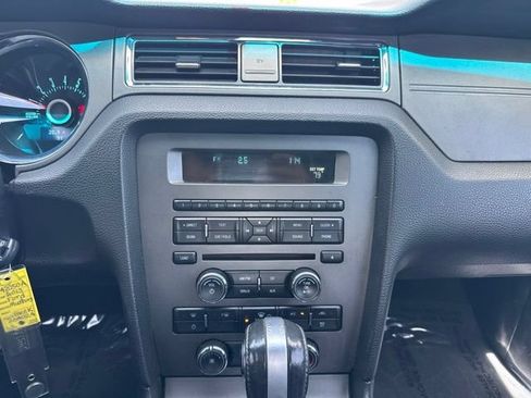 Used 2013 Ford Mustang GT RWD image 11