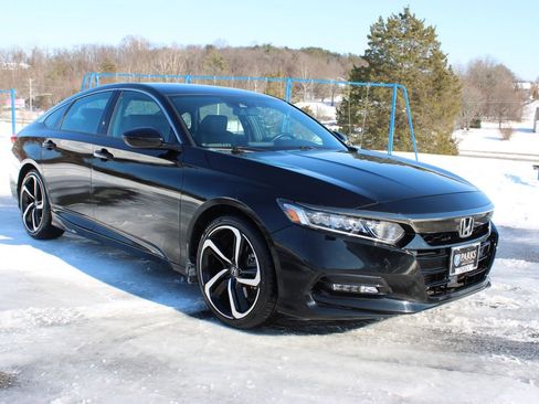 Used 2019 Honda Accord Sport image 2