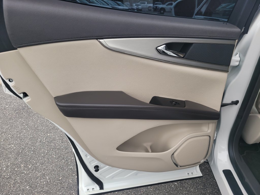 Used 2020 Lincoln Nautilus FWD image 8