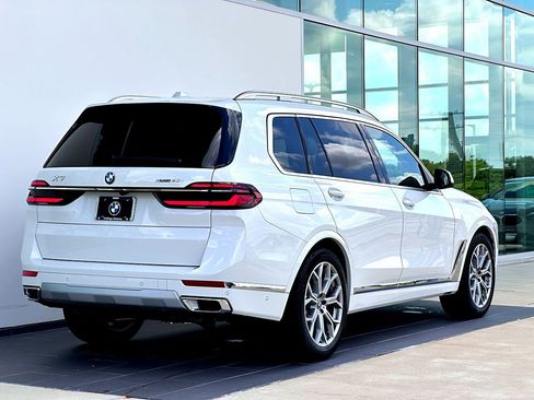 New 2026 BMW X7 xDrive40i w/ Premium Package image 4
