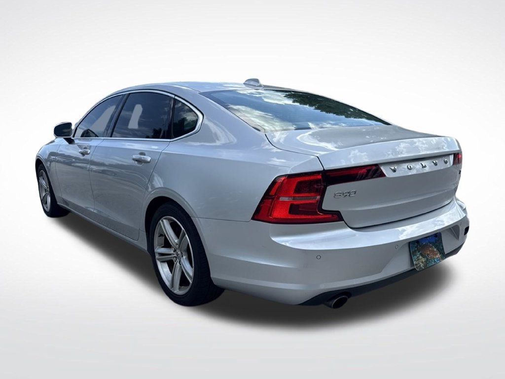 Used 2018 Volvo S90 T5 Momentum FWD image 6