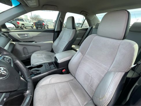 Used 2017 Toyota Camry XSE image 19