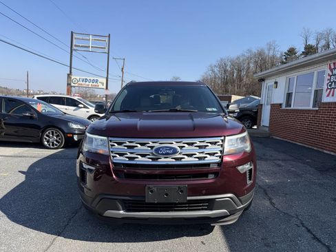 Used 2019 Ford Explorer XLT w/ Equipment Group 202A image 3